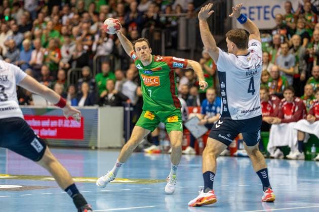 Deutschland: Handball DHB-Pokal 2025 26, Viertelfinale - SC Magdeburg vs SG Flensburg-Handewitt - GETEC Arena (Magdeburg): Felix Claar (SC Magdeburg, 7) Copyright: xTomxLauruschkatx