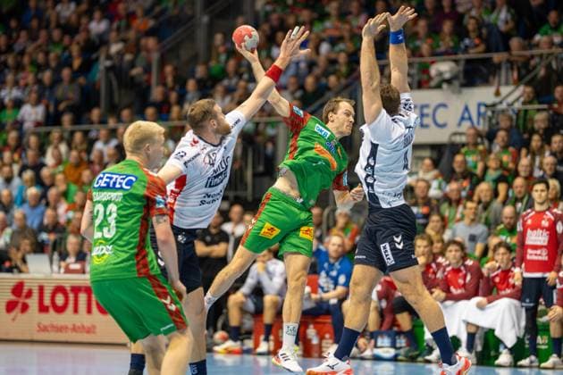 Deutschland: Handball DHB-Pokal 2025 26, Viertelfinale - SC Magdeburg vs SG Flensburg-Handewitt - GETEC Arena (Magdeburg): Felix Claar (SC Magdeburg, 7) Copyright: xTomxLauruschkatx