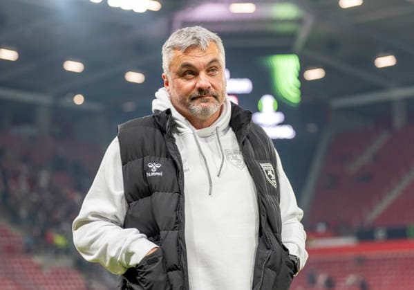 Thomas Reis (Samsunspor, Trainer, Headcoach, Coach) FSV Mainz 05 v Samsunspor - Mainz, MEWA Arena, 18.12.25, GER, Herren, UEFA Europa Conference League, Season 2025-2026 UEFA regulations prohibit any use of photographs as image sequences and or quasi-video. Copyright: HMBxMedia xMarcoxBader