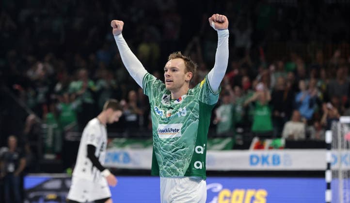 Mathias Gidsel jubelt Freude Emotion Jubel Handball DHB Pokal Viertelfinale Herren Saison 2025 2026 18.12.2025 Füchse Berlin vs THW Kiel