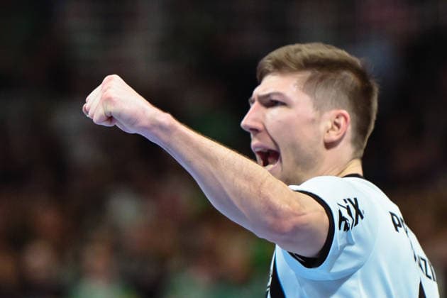 18.12.2025, xlakx, Handball DHB Pokal 1 4 Finale, Fuechse Berlin - THW Kiel v.l. Lukas Zerbe (THW Kiel) Jubel nach dem Tor Berlin