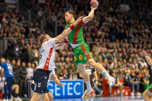 Deutschland: Handball DHB-Pokal 2025 26, Viertelfinale - SC Magdeburg vs SG Flensburg-Handewitt - GETEC Arena (Magdeburg): Albin Lagergren (SC Magdeburg, 21) Copyright: xTomxLauruschkatx