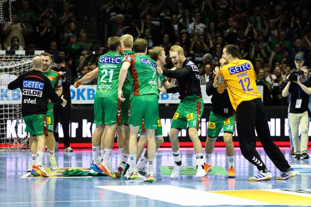 Jubel nach Spielende - v.l. Albin Lagergren (SC Magdeburg,21), Felix Claar (SC Magdeburg,7), Matthias Musche (SC Magdeburg,6), Matej Mandic (SC Magdeburg,12) - Viertelfinale Handball DHB Pokal Saison 2025-2026 SC Magdeburg vs. SG Flensburg-Handewitt in der GETEC Arena in Magdeburg - Aktion,Handball,Deutschland,18.12.2025