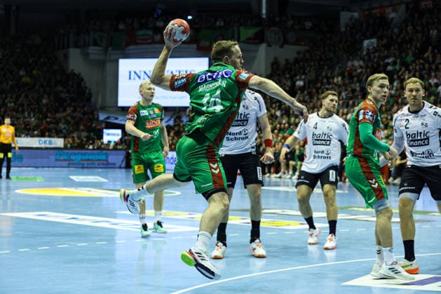Omar Ingi Magnusson (SC Magdeburg,14) - Viertelfinale Handball DHB Pokal Saison 2025-2026 SC Magdeburg vs. SG Flensburg-Handewitt in der GETEC Arena in Magdeburg - Aktion,Handball,Deutschland,18.12.2025
