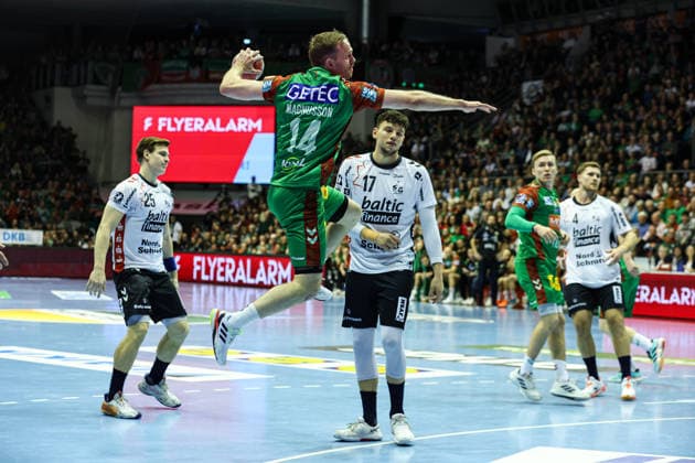 Omar Ingi Magnusson (SC Magdeburg,14) - Viertelfinale Handball DHB Pokal Saison 2025-2026 SC Magdeburg vs. SG Flensburg-Handewitt in der GETEC Arena in Magdeburg - Aktion,Handball,Deutschland,18.12.2025