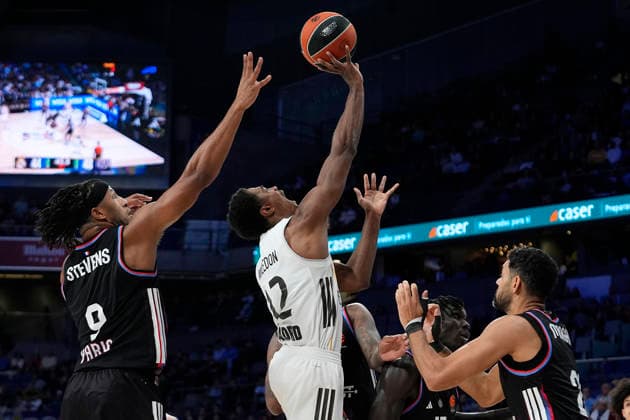 Real Madrid s Theo Maledon (c) and Paris Basketball s Lamar Stevens, Amath M Baye, Mouhamed Faye and Jeremy Morgan during Euroleague Regular Season Round 17 match. December 18, 2025. (20251218186)