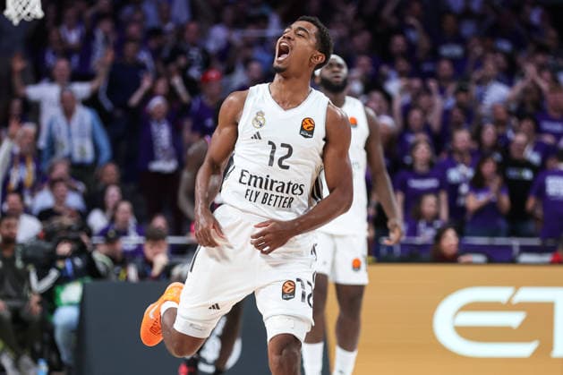 December 18, 2025, Madrid, Madrid, SPAIN: Theo Maledon of Real Madrid celebrates during the Turkish Airlines EuroLeague Regular Season Round 17 match between Real Madrid and Paris at Movistar Arena on December 18, 2025 in Madrid, Spain. Madrid SPAIN - ZUMAa181 20251218_zaa_a181_131 Copyright: xIrinaxR.xHipolitox