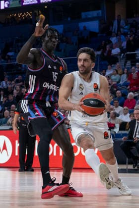 December 18, 2025, Madrid, Madrid, Spain: FACUNDO CAMPAZZO of Real Madrid CF in accion during the Turkish Airlines EuroLeague 2025 2026 season game between REAL MADRID Vs of PARIS BASKETBALL at the Movistar Arena on December 18, 2025, in Madrid, Spain. Madrid Spain - ZUMAc312 20251218_zsp_c312_003 Copyright: xOscarxManuelxSanchezx
