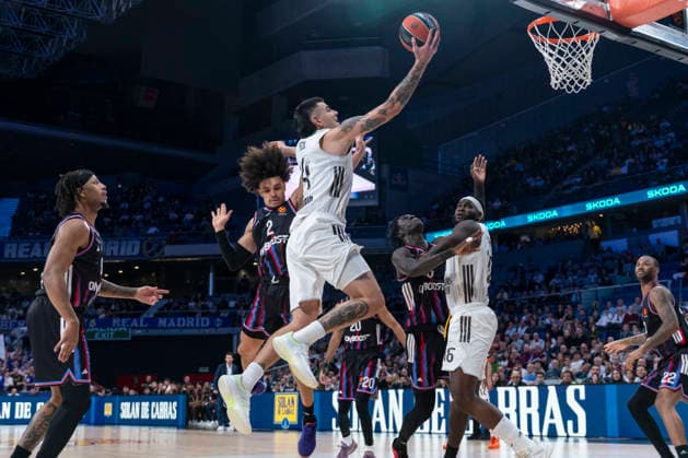 December 18, 2025, Madrid, Madrid, Spain: GABRIEL DECK of Real Madrid CF shoot for the basket during the Turkish Airlines EuroLeague 2025 2026 season game between REAL MADRID Vs of PARIS BASKETBALL at the Movistar Arena on December 18, 2025, in Madrid, Spain. Madrid Spain - ZUMAc312 20251218_zsp_c312_053 Copyright: xOscarxManuelxSanchezx