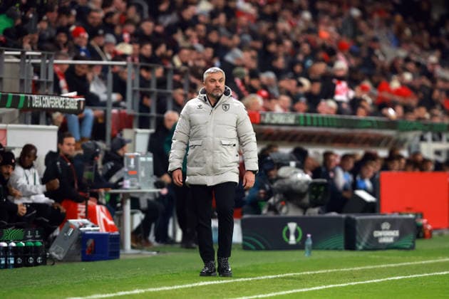 GER, Conference League, 1. FSV Mainz 05 vs Samsunspor 18.12.2025, Mainz, Mewa-Arena, GER, Conference League, 1. FSV Mainz 05 vs Samsunspor im Bild Trainer Thomas REIS (Samsunspor),