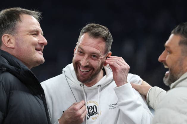 19.12.2025, xtgx, Fussball 2. Bundesliga, Hertha BSC Berlin - Arminia Bielefeld emspor, v.l. Mitch Kniat (Bielefeld, Trainer) Portrait, Portraet, Einzelbild (DFL DFB REGULATIONS PROHIBIT ANY USE OF PHOTOGRAPHS as IMAGE SEQUENCES and or QUASI-VIDEO) Berlin