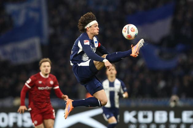 19.12.2025, xtgx, Fussball 2. Bundesliga, Hertha BSC Berlin - Arminia Bielefeld emspor, v.l. Fabian Reese (Hertha, 11) (DFL DFB REGULATIONS PROHIBIT ANY USE OF PHOTOGRAPHS as IMAGE SEQUENCES and or QUASI-VIDEO) Berlin