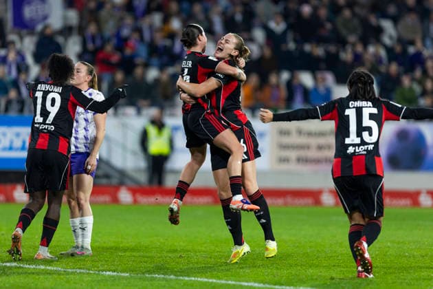 Google Pixel Frauen-Bundesliga: SGS Essen - Eintracht Frankfurt; 19.12.2025 Geraldine Reuteler (Eintracht Frankfurt, 14) jubelt nach ihrem Tor mit Marthine Ostenstad (Eintracht Frankfurt, 16) am 14. Spieltag der Google Pixel Frauen-Bundesliga im Spiel der SGS Essen gegen Eintracht Frankfurt am 19.12.2025 im Stadion an der Hafenstraße in Essen. Copyright: xBEAUTIFULxSPORTS Meuselx