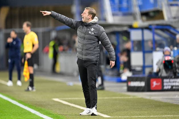 Paderborn, Home Deluxe Arena, 19.12.25, GER, Herren, 2.Bundesliga, Saison 2025-2026, SC Paderborn 07 - SV Darmstadt 98 Bild: Trainer Florian KOHFELDT (Darmstadt) DFL regulations prohibit any use of photographs as image sequences and or quasi-video. NRW Deutschland