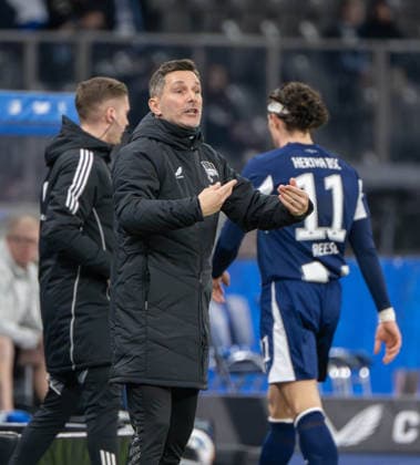 Fussball, Herren, Saison 2025 2026, 2. Bundesliga (17. Spieltag), Hertha BSC - Arminia Bielefeld, Trainer Stefan Leitl (Hertha BSC), 19.12. 2025,