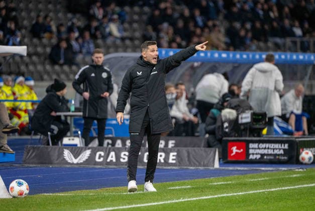 Fussball, Herren, Saison 2025 2026, 2. Bundesliga (17. Spieltag), Hertha BSC - Arminia Bielefeld, Trainer Stefan Leitl (Hertha BSC), 19.12. 2025,