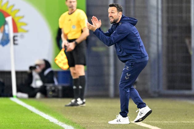 Paderborn, Home Deluxe Arena, 19.12.25, GER, Herren, 2.Bundesliga, Saison 2025-2026, SC Paderborn 07 - SV Darmstadt 98 Bild: Trainer Ralf KETTEMANN (Paderborn) DFL regulations prohibit any use of photographs as image sequences and or quasi-video. NRW Deutschland
