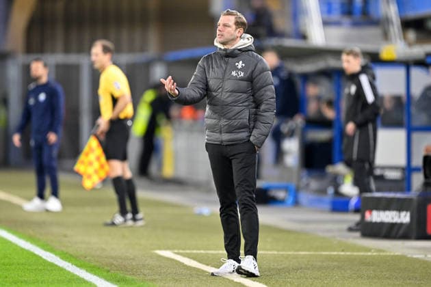 Paderborn, Home Deluxe Arena, 19.12.25, GER, Herren, 2.Bundesliga, Saison 2025-2026, SC Paderborn 07 - SV Darmstadt 98 Bild: Trainer Florian KOHFELDT (Darmstadt) DFL regulations prohibit any use of photographs as image sequences and or quasi-video. NRW Deutschland