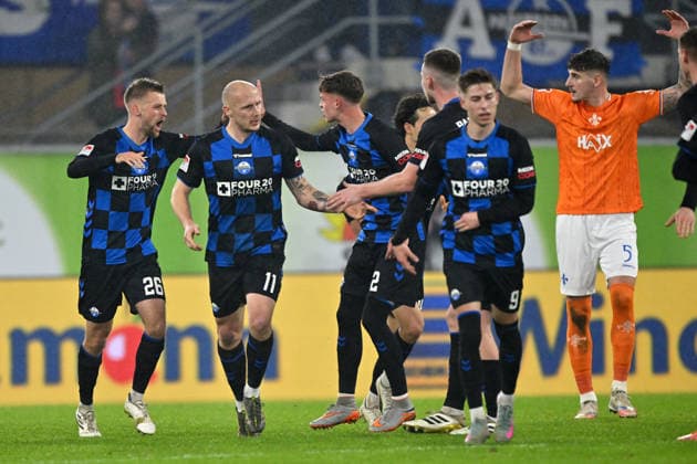 Paderborn, Home Deluxe Arena, 19.12.25, GER, Herren, 2.Bundesliga, Saison 2025-2026, SC Paderborn 07 - SV Darmstadt 98 Bild: Sebastian KLAAS (Paderborn) jubelt nach seinem Tor zum 2:2 DFL regulations prohibit any use of photographs as image sequences and or quasi-video. NRW Deutschland