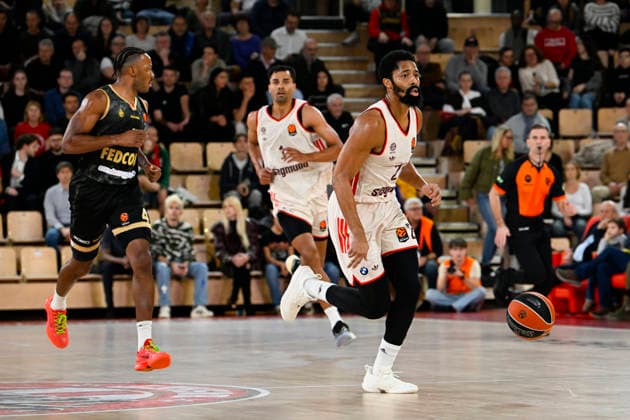 BASKET-BALL : AS Monaco VS FC Bayern Basketball - Turkish Airlines EuroLeague - 19 12 2025 Spencer Dinwiddie (FC Bayern) - Turkish Airlines EuroLeague match between AS Monaco and FC Bayern Basketball on December 19, 2025 at the Louis II Stadium in Monaco. MonacoMonaco  Copyright: xWilliamxCannarellax