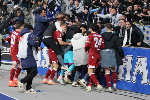 19.12.2025 Fußball Herren 2025 2026 2. Bundesliga 17. Spieltag Hertha BSC - DSC Arminia Bielefeld Olympiastadion Berlin Torjubel Ausgleich Bielefeld. Berlin Berlin Deutschland