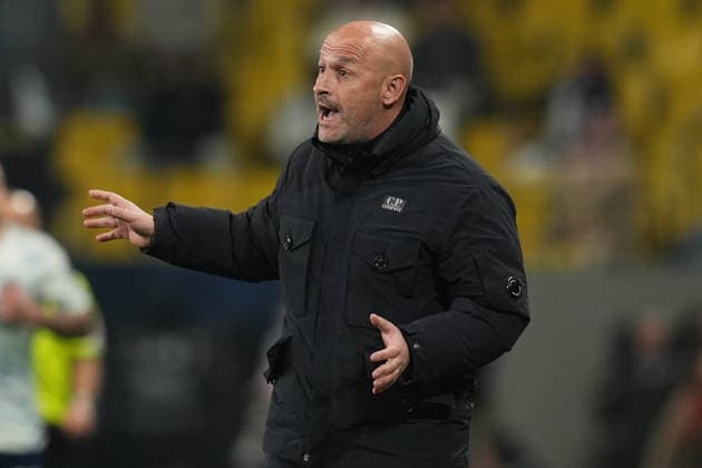 Bologna™s head coach Vincenzo Italiano during the EA Sports FC italian Supercup 2025 semifinal match between Bologna and Inter at Al-Awwal Park Stadium in Riyadh, Saudi Arabia - Soccer - Friday December 19, 2025  Copyright: xMassimoxPaolone LaPressex