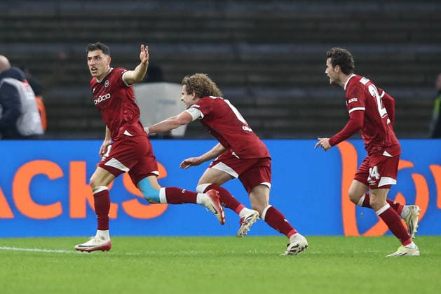 19.12.2025, xtgx, Fussball 2. Bundesliga, Hertha BSC Berlin - Arminia Bielefeld emspor, v.l. Stefano Russo (Bielefeld, 21) Jubel, Torjubel, jubelt ueber das Tor, celebrate the goal, celebration (DFL DFB REGULATIONS PROHIBIT ANY USE OF PHOTOGRAPHS as IMAGE SEQUENCES and or QUASI-VIDEO) Berlin