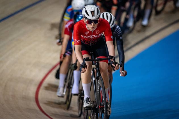 BAUER Leni: DM Omnium 2025 - Frankfurt Oder BAUER Leni ( GER ) RSV Stuttgart-Vaihingen Querformat - quer - horizontal - Landscape - Event Veranstaltung: DM Omnium 2025 - Deutsche Meisterschaft - Category Kategorie: Cycling - Track cycling, Rad, Radsport, Bahnrad, Bahn National Championship Omnium - Elite Women - Location Ort: Europe Germany - Brandenburg - Märkisch Oderland - Frankfurt Oder - Oderlandhalle - Discipline: Omnium Scratch 1. Race - Distance: 10 km - Date Datum: 19.12.2025 Friday Day 1 -
