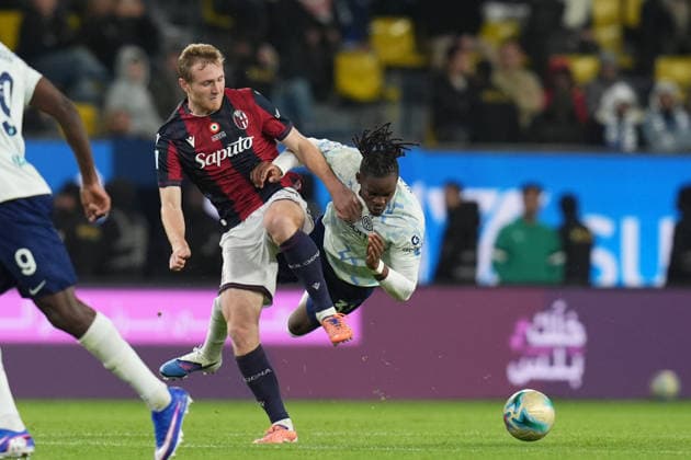 Bologna s Tommaso Pobega and Inter Milan s Yann Bisseck during the EA Sports FC italian Supercup 2025 semifinal match between Bologna and Inter at Al-Awwal Park Stadium in Riyadh, Saudi Arabia - Soccer - Friday December 19, 2025  Copyright: xMassimoxPaolone LaPressex