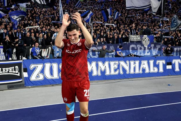 DEU, DFL, 2. FBL, Hertha BSC vs. Arminia Biefeld, 19.12.2025, Berliner Olympiastadion, Berlin, DEU, DFL, 2. FBL, Hertha BSC vs. Arminia Biefeld, im Bild Torschütze zum 1:1 STEFANO RUSSO (Arminia Bielefeld 21) DFL - regulations prohibit any use of Photographs as image sequences and or quasi-video