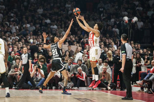 Crvena Zvezda v Virtus Bologna - EuroLeague BELGRADE, SERBIA - DECEMBER 19: Derrick Alston Jr. (21) of Virtus Bologna in action against Jordan Nwora (33) of Crvena Zvezda during EuroLeague round 17 basketball match between Crvena Zvezda and Virtus Bologna at Beogradska Arena in Belgrade, Serbia on December 19, 2025. Filip Stevanovic Anadolu Belgrade Serbia. Editorial use only. Please get in touch for any other usage.  Copyright: x2025xAnadoluxFilipxStevanovicx