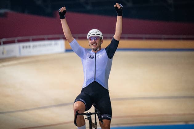 AUGENSTEIN Moritz: DM Omnium 2025 - Frankfurt Oder AUGENSTEIN Moritz ( GER ) RSV Irschenberg Querformat - quer - horizontal - Landscape - Event Veranstaltung: DM Omnium 2025 - Deutsche Meisterschaft - Category Kategorie: Cycling - Track cycling, Rad, Radsport, Bahnrad, Bahn National Championship Omnium - Elite Men - Location Ort: Europe Germany - Brandenburg - Märkisch Oderland - Frankfurt Oder - Oderlandhalle - Discipline: Omnium Points Race 4. Race - Distance: 25 km - Date Datum: 19.12.2025 Friday Day 1 -