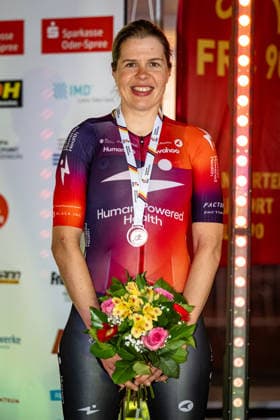 KASPER Romy: DM Omnium 2025 - Frankfurt Oder KASPER Romy ( GER ) Human Powered Health Third Place - Award Ceremony - Medal Ceremony - Podium - Hochformat - Hoch - Vertikal - Portrait - Event Veranstaltung: DM Omnium 2025 - Deutsche Meisterschaft - Category Kategorie: Cycling - Track cycling, Rad, Radsport, Bahnrad, Bahn National Championship Omnium - Elite Women - Location Ort: Europe Germany - Brandenburg - Märkisch Oderland - Frankfurt Oder - Oderlandhalle - Discipline: Omnium Points Race 4. Race - Distance: 20 km - Date Datum: 19.12.2025 Friday Day 1 -
