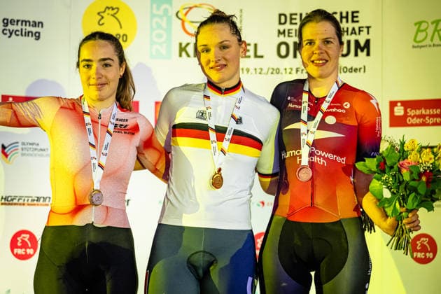 JÄHRIG Fabienne, BRÄUTIGAM Messane, KASPER Romy: DM Omnium 2025 - Frankfurt Oder JÄHRIG Fabienne ( GER ) BRC Zugvogel Berlin 1901 Second Place - BRÄUTIGAM Messane ( GER ) AG Insurance-NXTG Team Winner - First Place - KASPER Romy ( GER ) Human Powered Health Third Place Award Ceremony - Medal Ceremony - Podium - Querformat - quer - horizontal - Landscape - Event Veranstaltung: DM Omnium 2025 - Deutsche Meisterschaft - Category Kategorie: Cycling - Track cycling, Rad, Radsport, Bahnrad, Bahn National Championship Omnium - Elite Women - Location Ort: Europe Germany - Brandenburg - Märkisch Oderland - Frankfurt Oder - Oderlandhalle - Discipline: Omnium Points Race 4. Race - Distance: 20 km - Date Datum: 19.12.2025 Friday Day 1 -