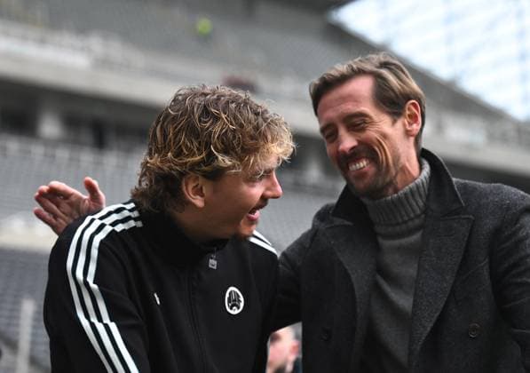 Nick Woltemade of Newcastle United (left) and Peter Crouch Newcastle United v Chelsea, Premier League, Football, St James Park, Newcastle, UK - 20 Dec 2025Newcastle St James Park United Kingdom EDITORIAL USE ONLY No use with unauthorised audio, video, data, fixture lists, club league logos or live services. Online in-match use limited to 120 images, no video emulation. No use in betting, games or single club league player publications.  Copyright: xRichardxLee Shutterstockx 16148796h