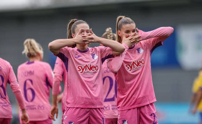 GER, Hoffenheim, TSG Hoffenheim vs Carl Zeiss Jena, Google Pixel Frauen Bundesliga, Fussball, DFB, Spielzeit 2025 2026, Dietmar-Hopp-Stadion, 14. Spieltag im Bild: Selina Cerci (TSG 1899 Hoffenheim Frauen 29), Tor, Jubel und Freude, Emotionen, Valesca Ampoorter (TSG 1899 Hoffenheim Frauen 18) DFB DFL REGULATIONS PROHIBIT ANY USE OF PHOTOGRAPHS AS IMAGE SEQUENCES AND OR QUASI-VIDEO, 20.12.2025 Copyright: HMBxMedia HendrikxHamelau