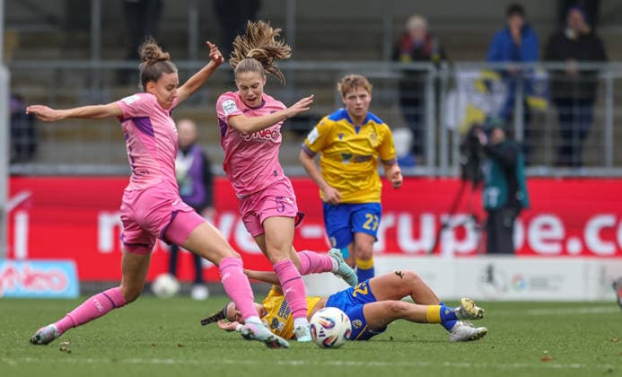 GER, Hoffenheim, TSG Hoffenheim vs Carl Zeiss Jena, Google Pixel Frauen Bundesliga, Fussball, DFB, Spielzeit 2025 2026, Dietmar-Hopp-Stadion, 14. Spieltag im Bild v.l.: DFB DFL REGULATIONS PROHIBIT ANY USE OF PHOTOGRAPHS AS IMAGE SEQUENCES AND OR QUASI-VIDEO, 20.12.2025 Copyright: HMBxMedia HendrikxHamelau