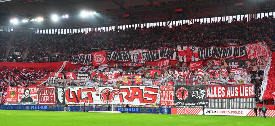 20.12.2025 - Fussball - Saison 2025 2026 - 2. Fussball - Bundesliga - 17. Spieltag: Fortuna Düsseldorf F95 - SpVgg Greuther Fürth ( Kleeblatt ) - Sportfoto Zink - xwoxzix - DFL regulations prohibit any use of photographs as image sequences and or quasi-video - only for editorial use - Choreo Choreografie F95 Fans Fanblock