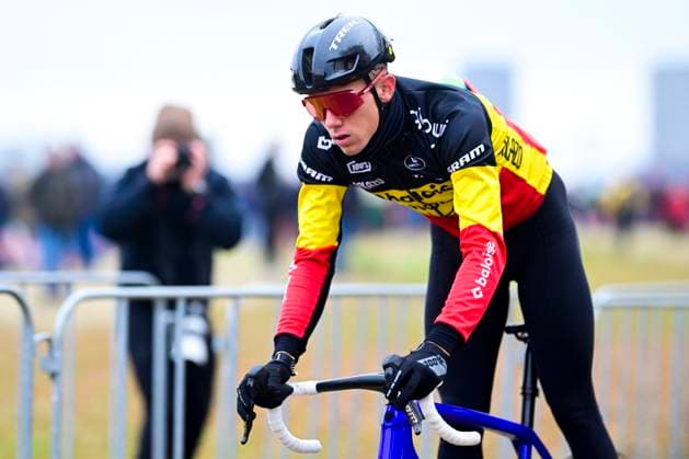 UCI Cyclocross World Cup 2025-2026 Antwerpen ANTWERPEN, BELGIUM - DECEMBER 20 : Nys Thibau (BEL) of Baloise Glowi Lions pre-race reconaissance tour during the 5th leg of the Antwerpen UCI Cyclocross World Cup 2025-2026 a cyclocross race for Men Elite on December 20, 2025 in Antwerpen, Belgium, 20 12 2025 ( Antwerpen Belgium  Copyright: xPeterxDexVoechtx