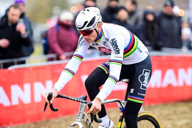UCI Cyclocross World Cup 2025-2026 Antwerpen ANTWERPEN, BELGIUM - DECEMBER 20 : Van Der Poel Mathieu (NED) of Alpecin-Deceuninck pre-race reconaissance tour during the 5th leg of the Antwerpen UCI Cyclocross World Cup 2025-2026 a cyclocross race for Men Elite on December 20, 2025 in Antwerpen, Belgium, 20 12 2025 ( Antwerpen Belgium  Copyright: xPeterxDexVoechtx
