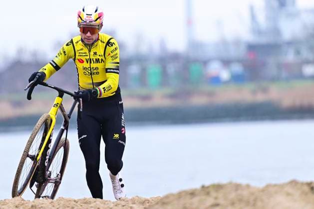 UCI Cyclocross World Cup 2025-2026 Antwerpen ANTWERPEN, BELGIUM - DECEMBER 20 : Van Aert Wout (BEL) of Visma Lease A Bike pre-race reconaissance tour during the 5th leg of the Antwerpen UCI Cyclocross World Cup 2025-2026 a cyclocross race for Men Elite on December 20, 2025 in Antwerpen, Belgium, 20 12 2025 ( Antwerpen Belgium  Copyright: xPeterxDexVoechtx