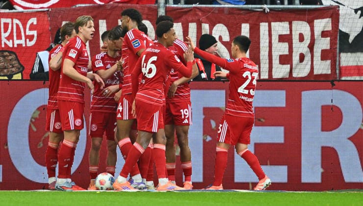 20.12.2025 - Fussball - Saison 2025 2026 - 2. Fussball - Bundesliga - 17. Spieltag: Fortuna Düsseldorf F95 - SpVgg Greuther Fürth ( Kleeblatt ) - Sportfoto Zink - xwoxzix - DFL regulations prohibit any use of photographs as image sequences and or quasi-video - only for editorial use - Torjubel Jubel Freude nach Treffer Tor Torschuß zum 1:0 durch Cedric Itten (13, Fortuna Düsseldorf F95 ) -