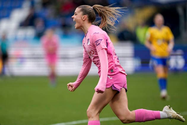 Torschützin Selina Cerci (TSG, 29), jubelt über das Tor zum 4:0, Jubel, jubeln, Torjubel, Torerfolg, celebrate the goal, goal, celebration, jubelt ueber das Tor, Freuen, Freude, freut sich, optimistisch, positiv, Spielszene, Highlight, Einzelbild, Einzelfoto, Aktion, Action, 20.12.2025, Sinsheim (Hoffenheim) (Deutschland), Fussball, Google Pixel Frauen-Bundesliga, TSG 1899 Hoffenheim - FC Carl Zeiss Jena, DFB DFL REGULATIONS PROHIBIT ANY USE OF PHOTOGRAPHS AS IMAGE SEQUENCES AND OR QUASI-VIDEO.