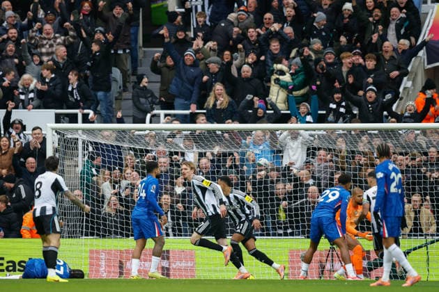 Newcastle United v Chelsea Premier League 20 12 2025. Nick Woltemade of Newcastle United scores his sides first goal of the match 1-0 during the Premier League match between Newcastle United and Chelsea at St. James s Park, Newcastle, England on 20 December 2025. Newcastle St. James s Park Tyne and Wear England Editorial use only DataCo restrictions apply See www.football-dataco.com , Copyright: xCraigxCowanx PSI-23444-0042