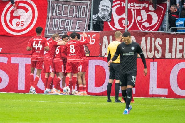 Deutschland: Fussball 2.Bundesliga 2025 26, 17. Spieltag - 20.12.2025 - Fortuna Düsseldorf vs SpVgg Greuther Fürth - Merkur Spiel - Arena (Düsseldorf): Tor zum 1-0 durch Cedric Itten (Fortuna Düsseldorf,13)