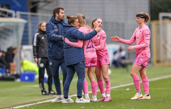 GER, Hoffenheim, TSG Hoffenheim vs Carl Zeiss Jena, Google Pixel Frauen Bundesliga, Fussball, DFB, Spielzeit 2025 2026, Dietmar-Hopp-Stadion, 14. Spieltag im Bild: Selina Cerci (TSG 1899 Hoffenheim Frauen 29) erzielt das 4:0, Tor, Jubel und Freude, Emotionen mit Thomas Johrden (Trainer TSG Hoffenheim Frauen) DFB DFL REGULATIONS PROHIBIT ANY USE OF PHOTOGRAPHS AS IMAGE SEQUENCES AND OR QUASI-VIDEO, 20.12.2025 Copyright: HMBxMedia HendrikxHamelau