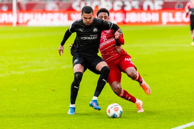 2. Fußball Bundesliga: Fortuna Düsseldorf - SpVgg Greuther Fürth, 20.12.2025 DUESSELDORF, GERMANY - DECEMBER 20: während des Bundesligaspiels 2. Fußball Bundesliga: Fortuna Düsseldorf - SpVgg Greuther Fürth in der MERKUR SPIEL-ARENA am 17. Spieltag der 2. Bundesliga. December 20, 2025 in Duesseldorf, Germany.