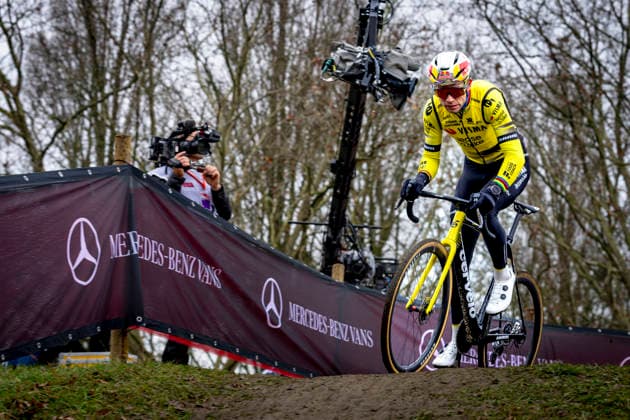 Wout van Aert - TEAM VISMA LEASE A BIKE during the UCI Cyclo-cross World Cup 2025 in ANTWERPEN, Belgium on 20 december 2025, (photo by Marcel van Dorst EYE4images DeFodi Images) -