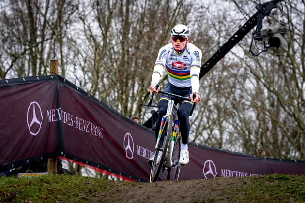 Mathieu van der Poel - ALPECIN-DECEUNINCK during the UCI Cyclo-cross World Cup 2025 in ANTWERPEN, Belgium on 20 december 2025, (photo by Marcel van Dorst EYE4images DeFodi Images) -
