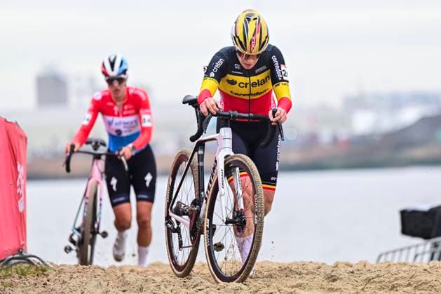 UCI Cyclocross World Cup 2025-2026 Antwerpen ANTWERPEN, BELGIUM - DECEMBER 20 : Norbert Riberolle Marion of Crelan - Corendon in action during the 5th leg of the Antwerpen UCI Cyclocross World Cup 2025-2026 a cyclocross race for Men Women on December 20, 2025 in Antwerpen, Belgium, 20 12 2025 ( Antwerpen Belgium  Copyright: xPeterxDexVoechtx